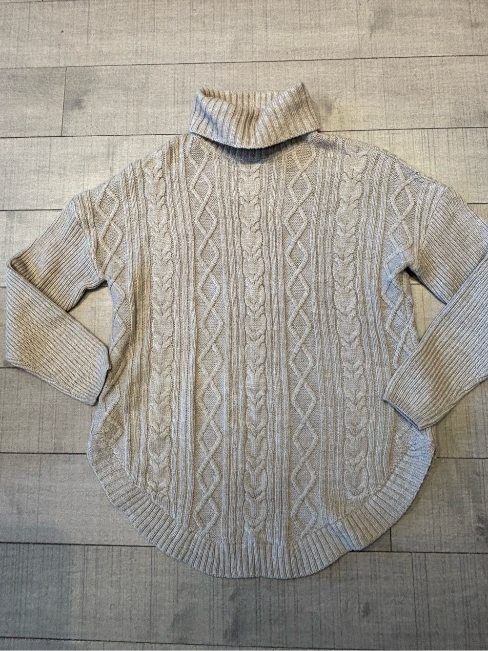 🎀4/$20🎀Minimalist Cable-Knit Turtleneck Sweater in Warm Beige
